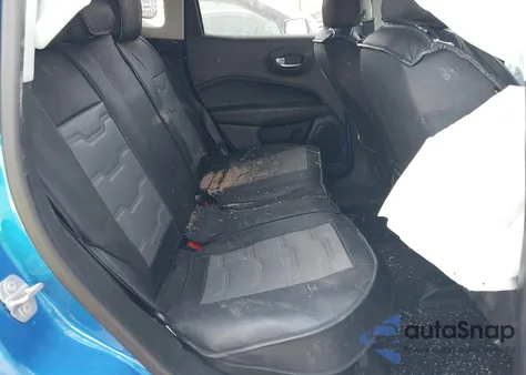 2019 Jeep Compass Latitude 4X4 from USA, damaged, VIN 3C4NJDBB9KT713896